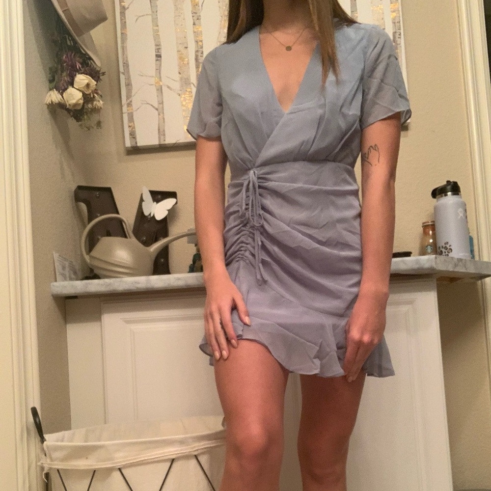 Short sleeve light blue midi dress.